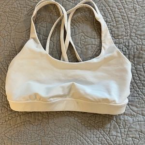 Lululemon sports bra size 6